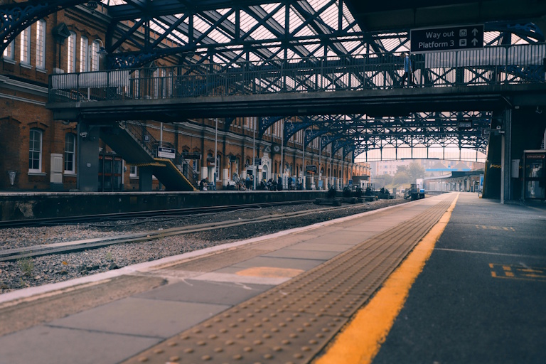 Railway network operations and maintenance control